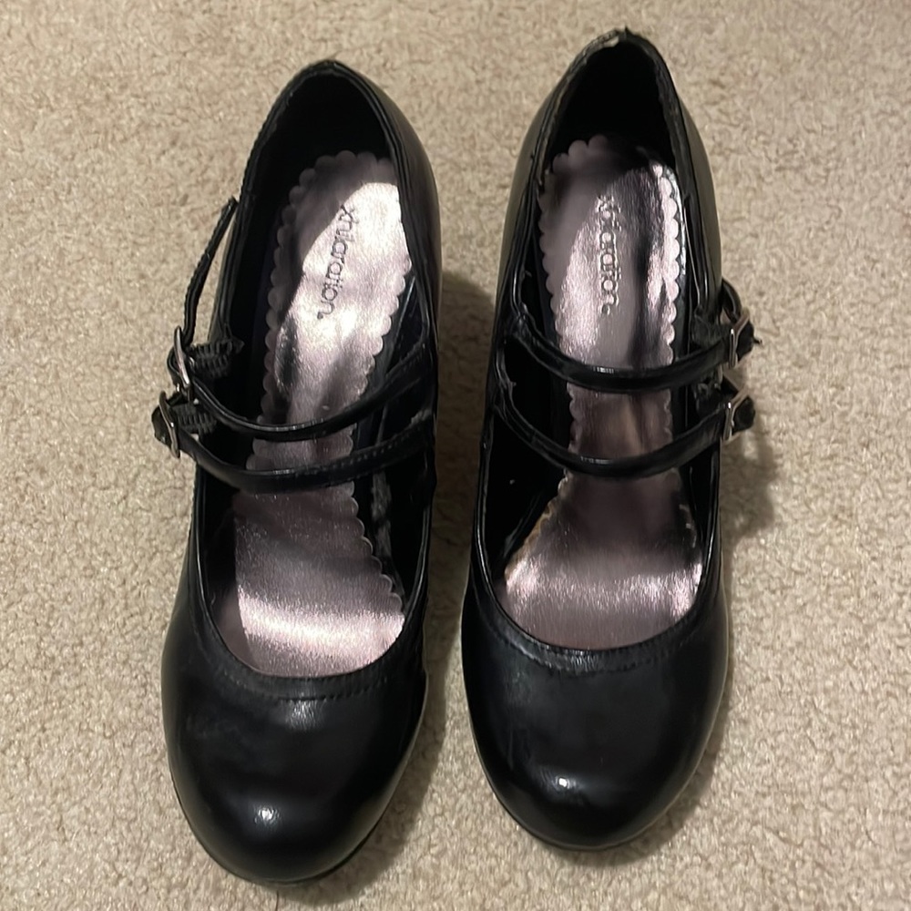 Xhilaration Mary Jane heels Size 7.5